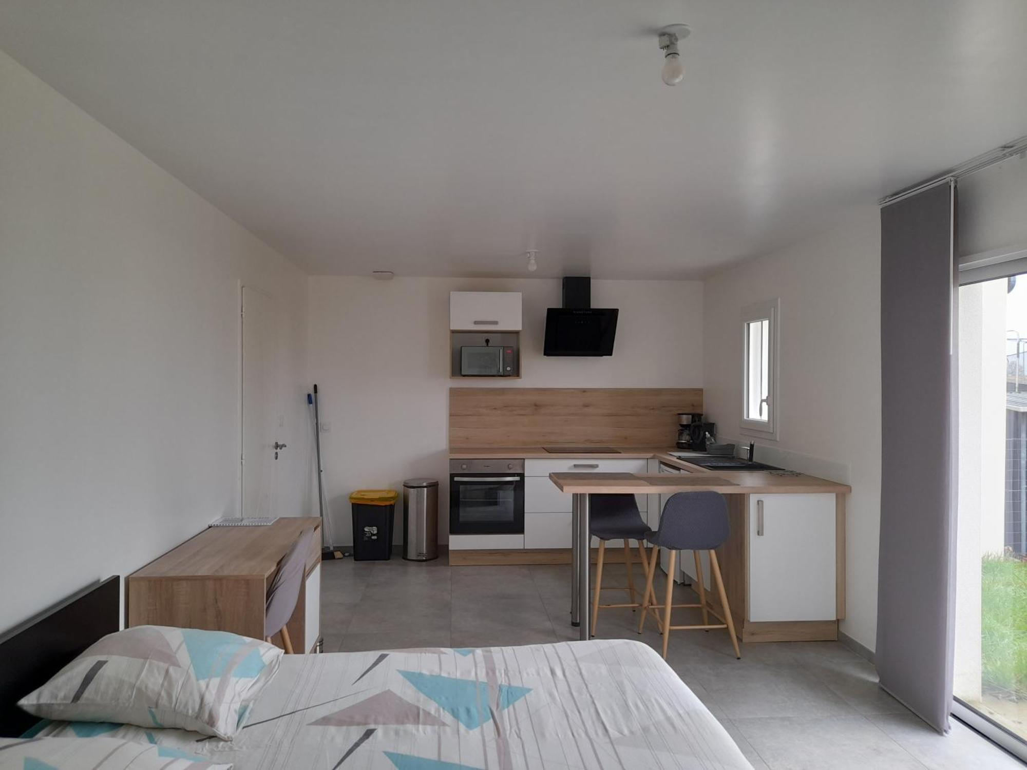 Studio Lumineux Avec Terrasse ลารอช-ซูร์-ยง ภายนอก รูปภาพ