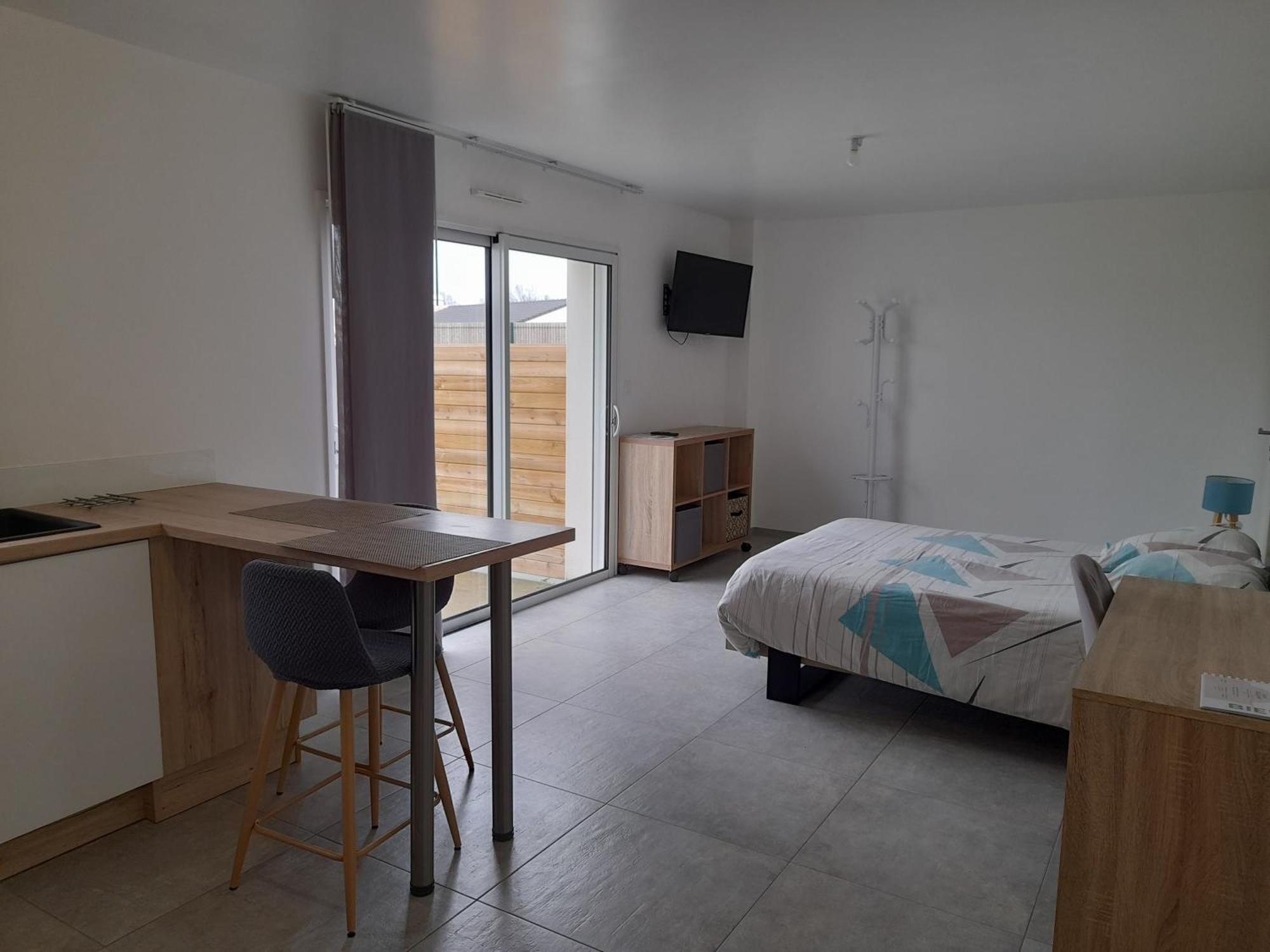 Studio Lumineux Avec Terrasse ลารอช-ซูร์-ยง ภายนอก รูปภาพ